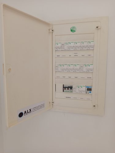 Instalación eléctrica completa elevada realizada por ALXELECTRIC