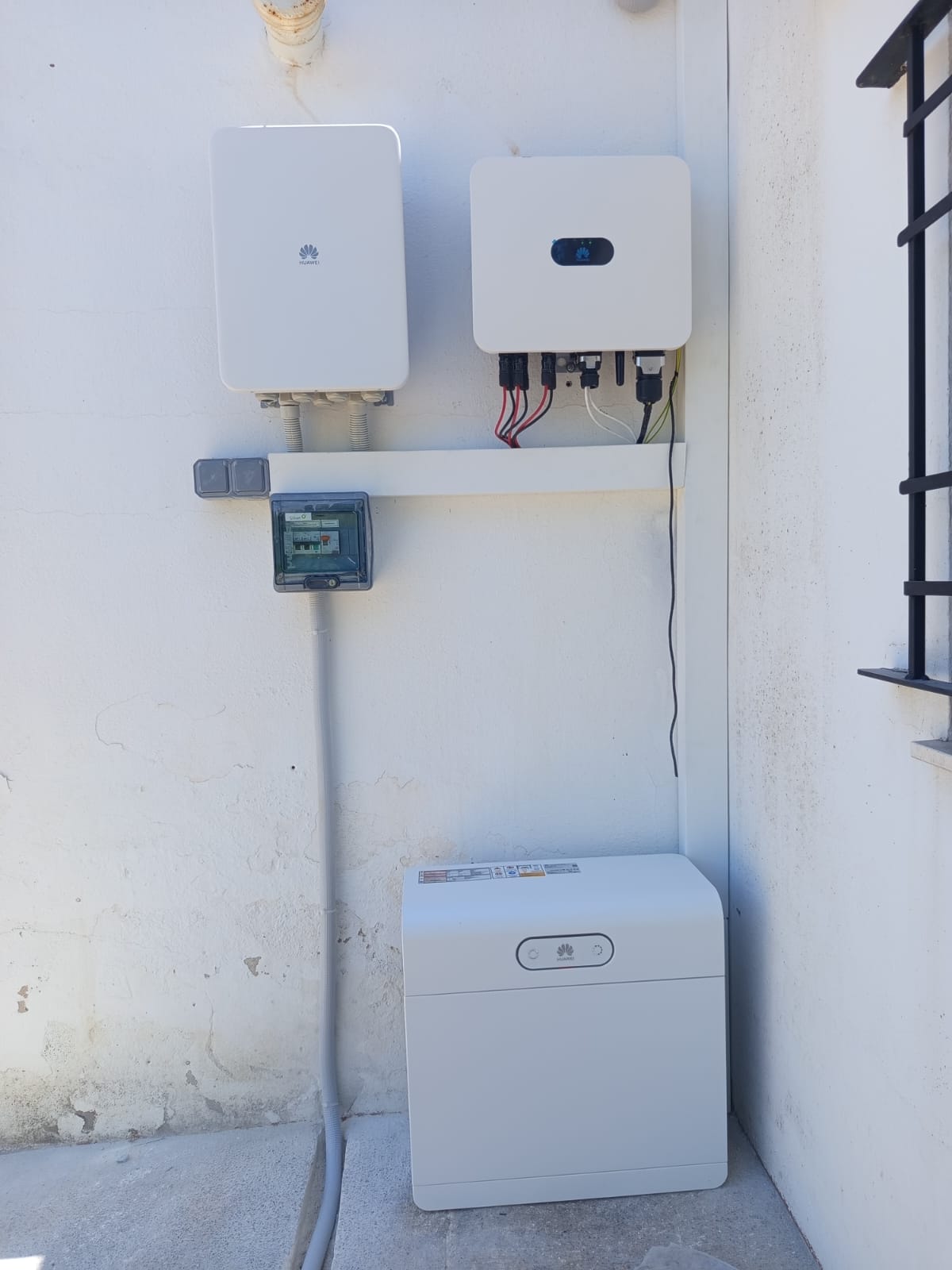 Sistema de almacenamiento energético para instalación solar realizado por ALX Electric